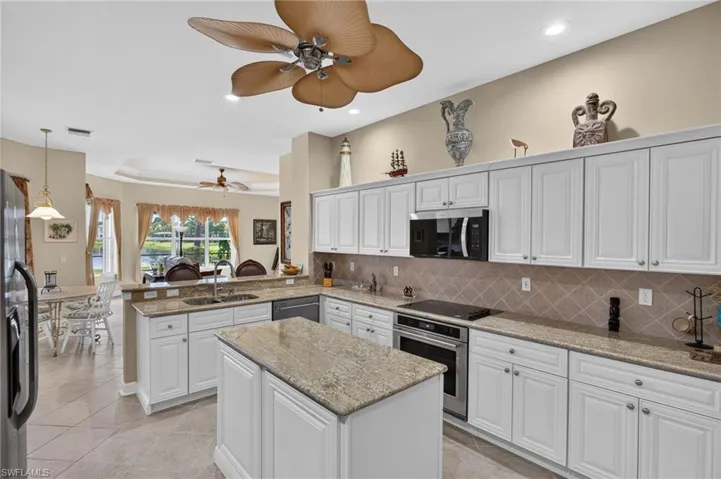 11021 Sea Tropic Ln, Fort Myers, Florida 33908