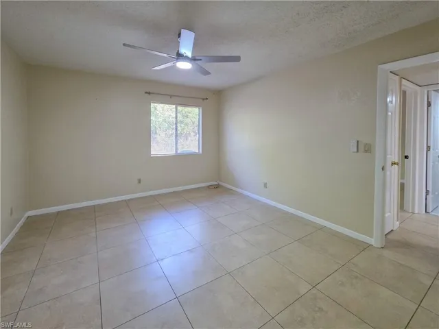 4621  Bayshore  DR, Naples, FL 34112