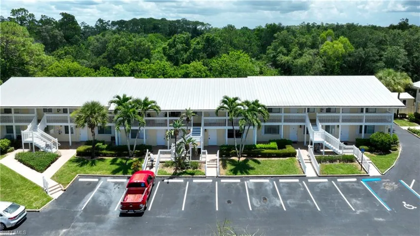 4621  Bayshore  DR, Naples, FL 34112