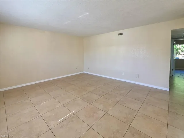 4621  Bayshore  DR, Naples, FL 34112