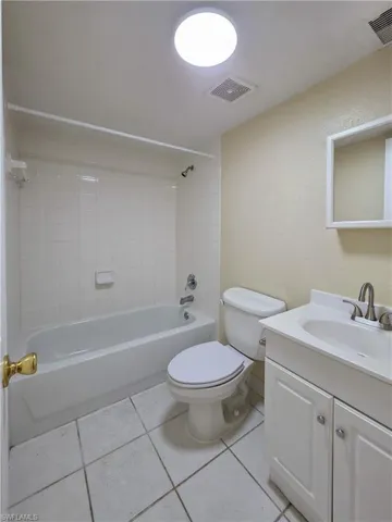 4621  Bayshore  DR, Naples, FL 34112