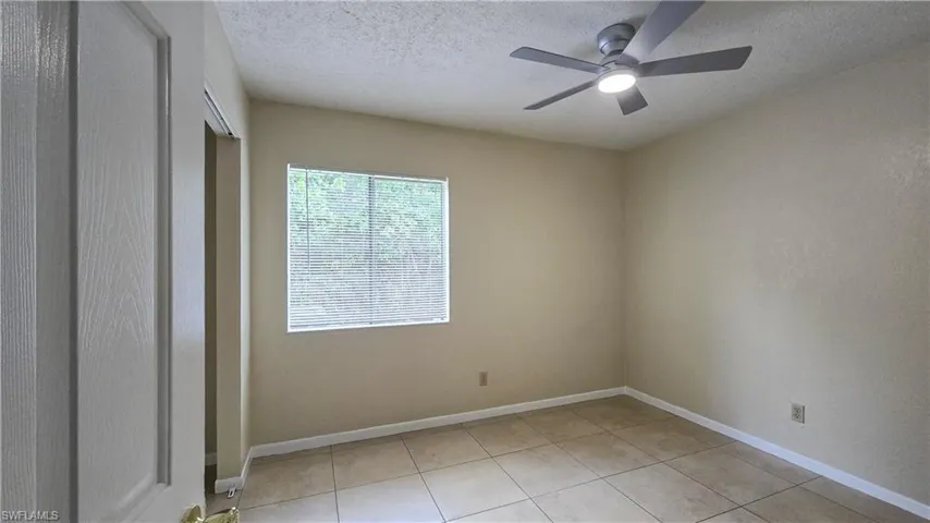 4621  Bayshore  DR, Naples, FL 34112