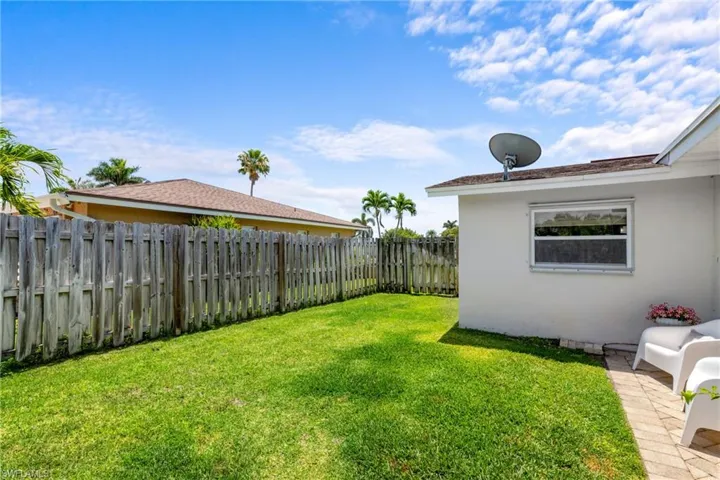 Right Yard - Sitting area & room for pets to play