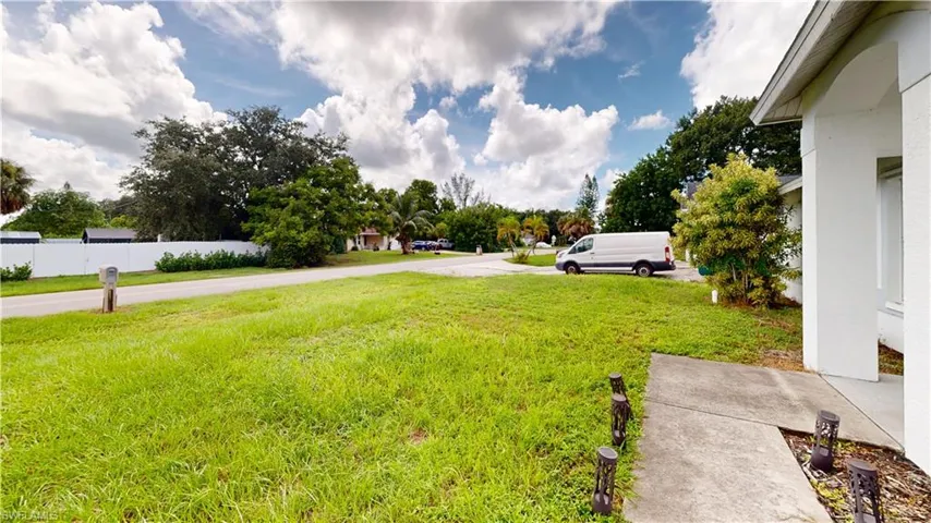 View of front yard and street