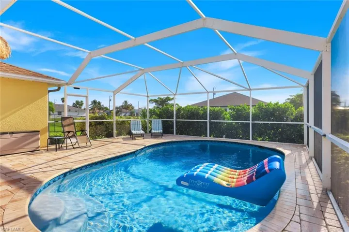 401 Nw 18th Ave, Cape Coral, Florida 33993