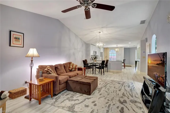 Open floor plan. Very light and bright