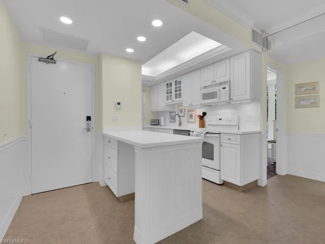 140 Seaview Ct 206s, Marco Island, Florida 34145