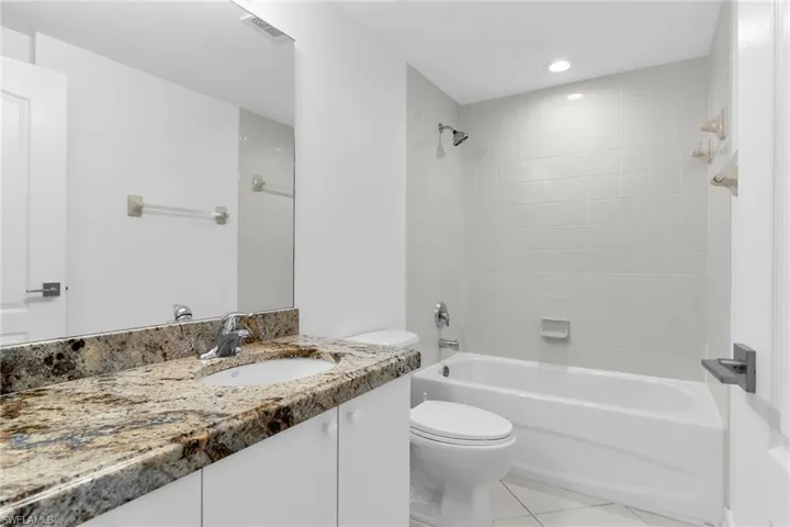 7835 Regal Heron Cir 202, Naples, Florida 34104