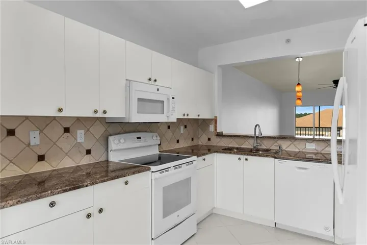 7835 Regal Heron Cir 202, Naples, Florida 34104