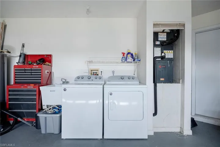 Washroom with independent washer and dryer and sink