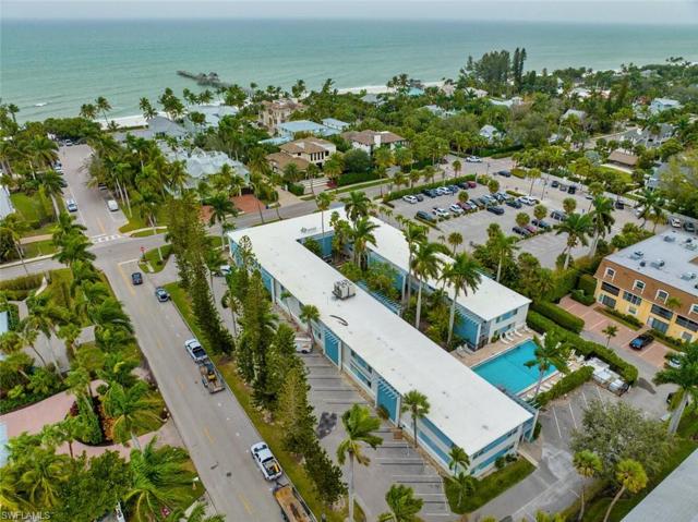 Mariner Naples is only 1 block to the beach and to 3rd Street.  It's the blue building