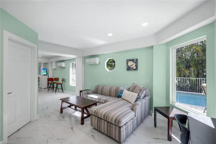 1111 Schooner Pl, Sanibel, Florida 33957