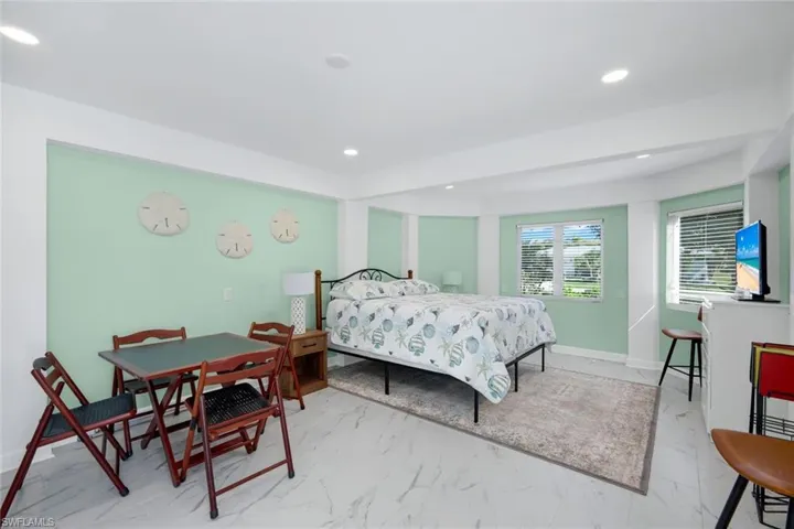 1111 Schooner Pl, Sanibel, Florida 33957