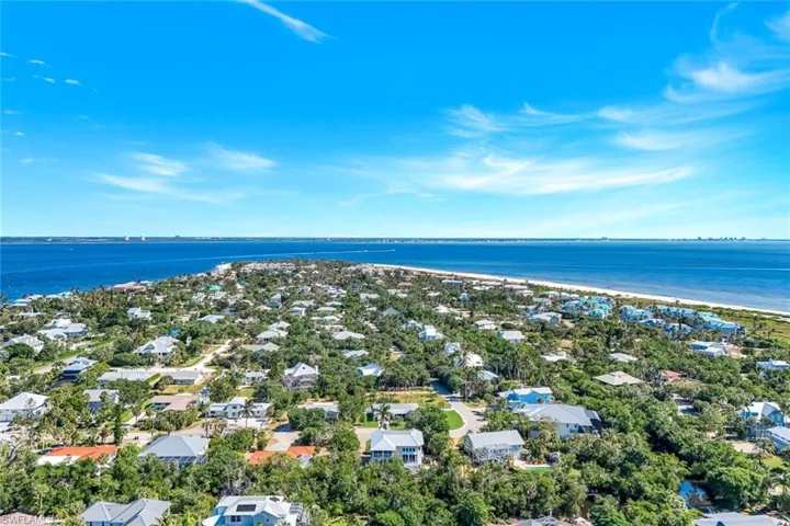 1111 Schooner Pl, Sanibel, Florida 33957