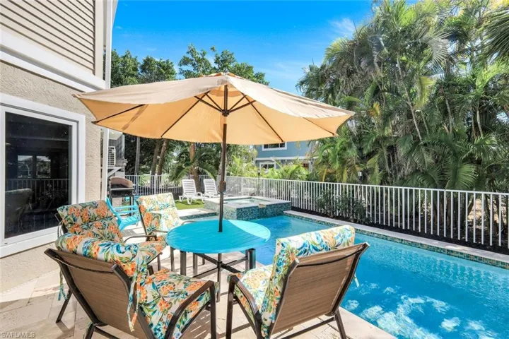 1111 Schooner Pl, Sanibel, Florida 33957