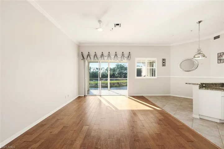 Inviting space that is very large to make your own design for your living style