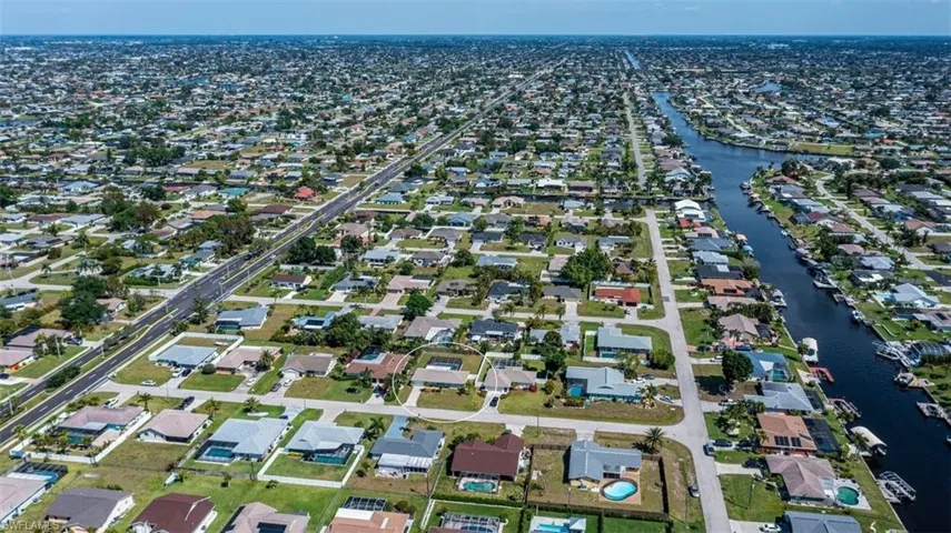 917 Se 35th St, Cape Coral Fl 33904