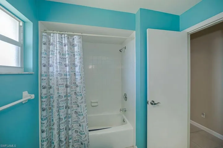 917 Se 35th St, Cape Coral Fl 33904