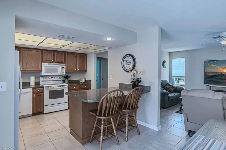 917 Se 35th St, Cape Coral Fl 33904
