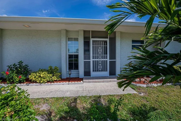917 Se 35th St, Cape Coral Fl 33904