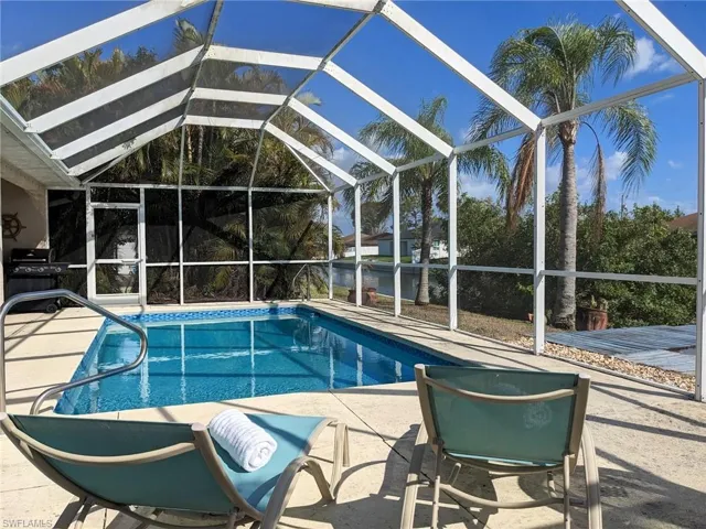 546 SE 4th  ST, Cape Coral, FL 33990