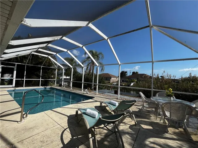 546 SE 4th  ST, Cape Coral, FL 33990