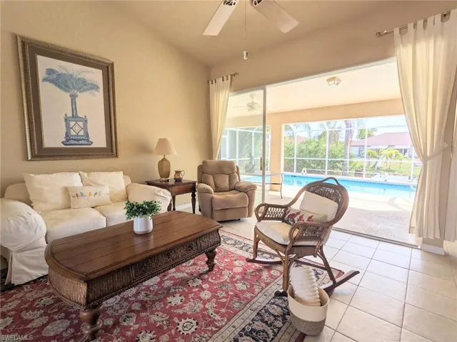 546 SE 4th  ST, Cape Coral, FL 33990