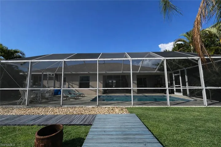 546 SE 4th  ST, Cape Coral, FL 33990