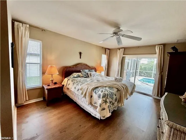 546 SE 4th  ST, Cape Coral, FL 33990