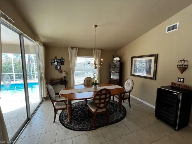 546 SE 4th  ST, Cape Coral, FL 33990