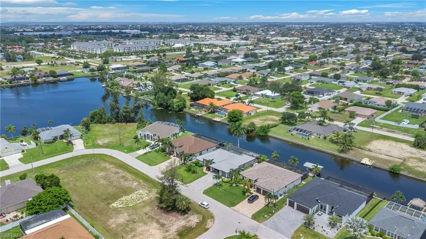 1227 Sw 37th St, Cape Coral, Florida 33914