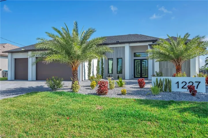 1227 Sw 37th St, Cape Coral, Florida 33914