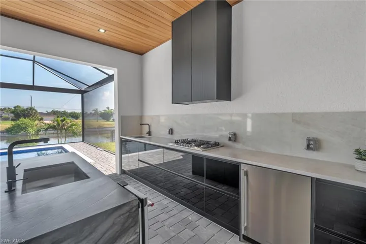 1227 Sw 37th St, Cape Coral, Florida 33914