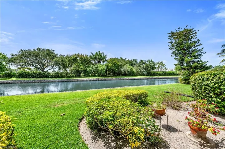 600 Valley Stream Dr D3, Naples, Florida 34113
