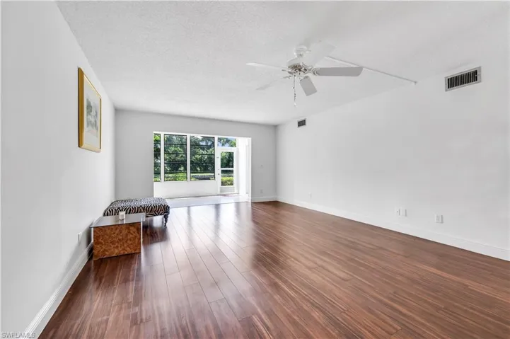600 Valley Stream Dr D3, Naples, Florida 34113