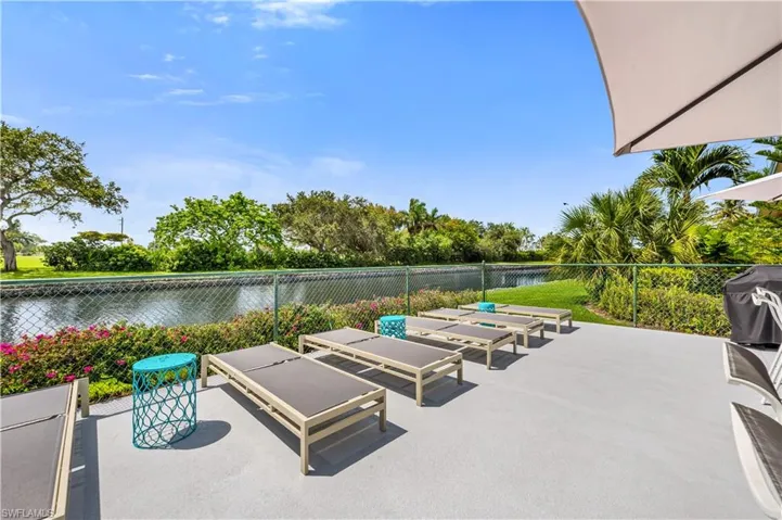 600 Valley Stream Dr D3, Naples, Florida 34113