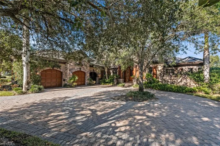 Circular driveway
