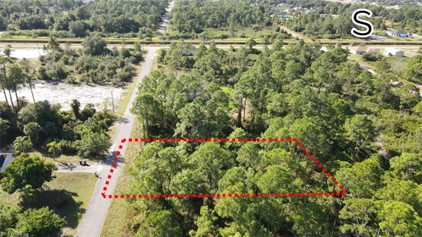1615  Dixie  AVE, Lehigh Acres, FL 33972