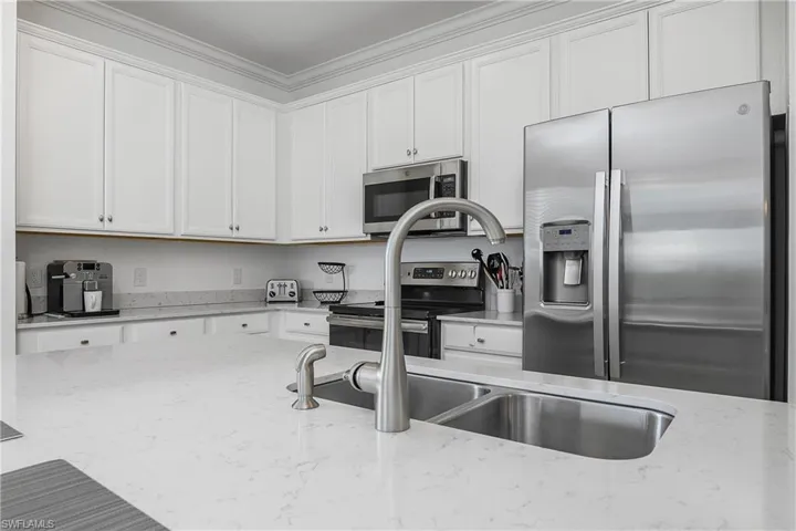 9584  Trevi  CT, Naples, FL 34113