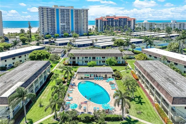 Huge Pool