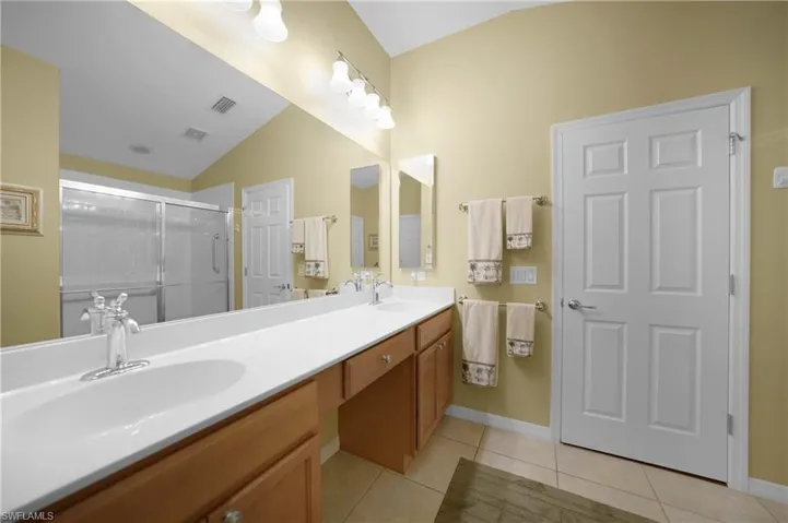 2457 Anguilla Dr, Cape Coral, Florida 33991