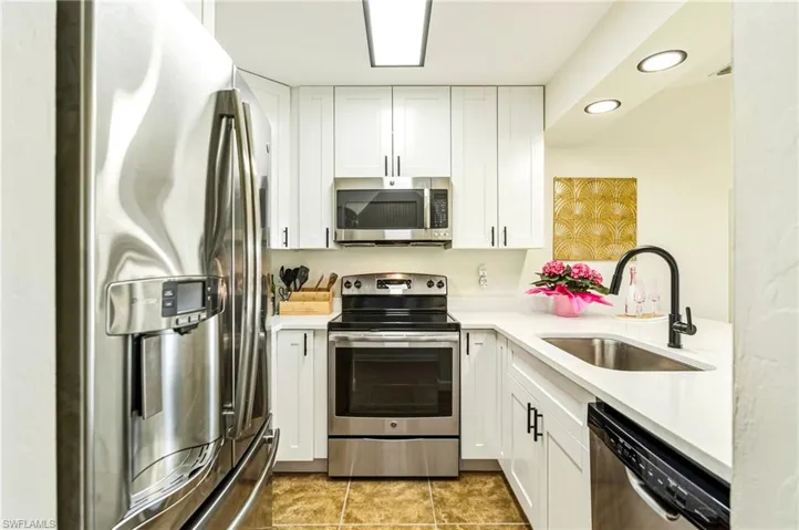 616 Se 14th Ter 201, Cape Coral, Florida 33990