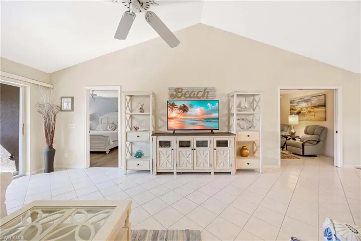 700  Saratoga  CIR, Naples, FL 34104