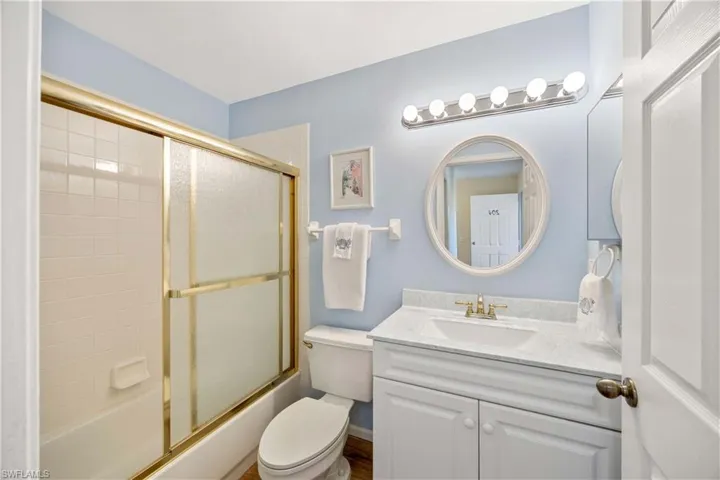 700  Saratoga  CIR, Naples, FL 34104