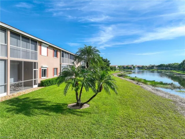 700  Saratoga  CIR, Naples, FL 34104