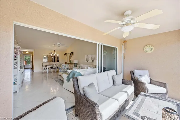 700  Saratoga  CIR, Naples, FL 34104
