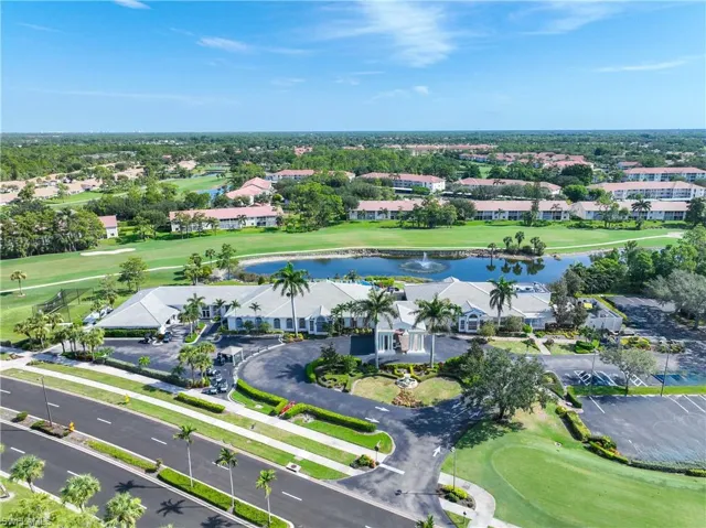 700  Saratoga  CIR, Naples, FL 34104