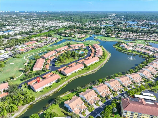 700  Saratoga  CIR, Naples, FL 34104