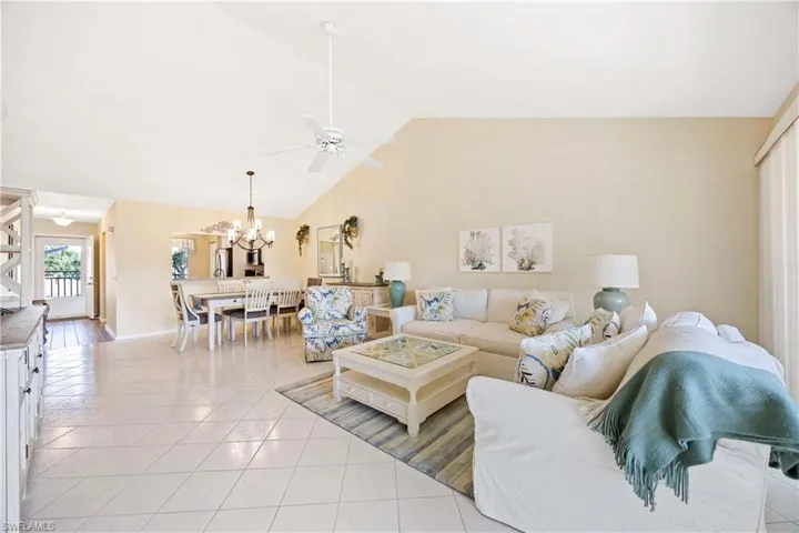 700  Saratoga  CIR, Naples, FL 34104