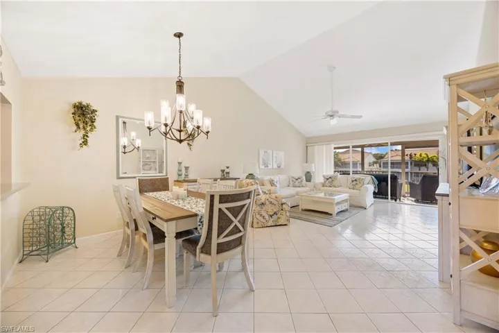 700  Saratoga  CIR, Naples, FL 34104